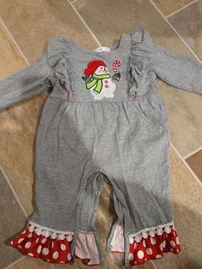 Gray Snowman Ruffle One-Piece for Baby Girls